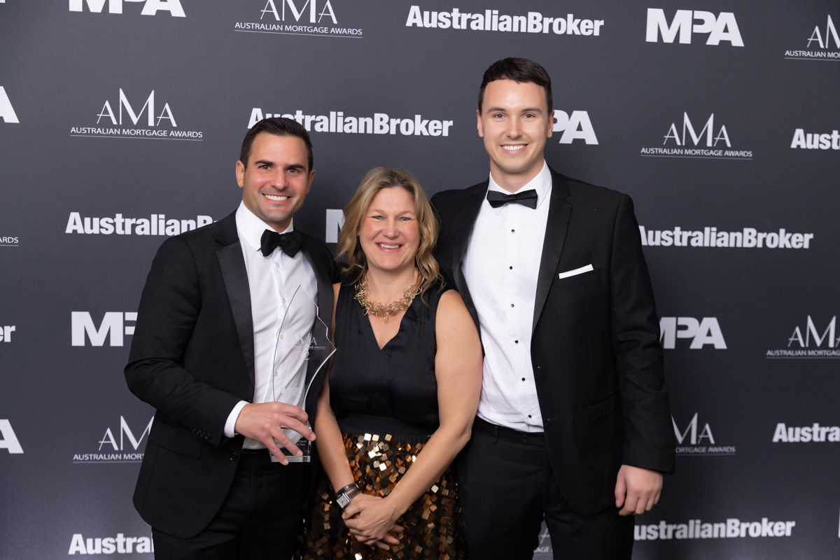 COMMONWEALTH BANK BROKERAGE OF THE YEAR (>20 STAFF)